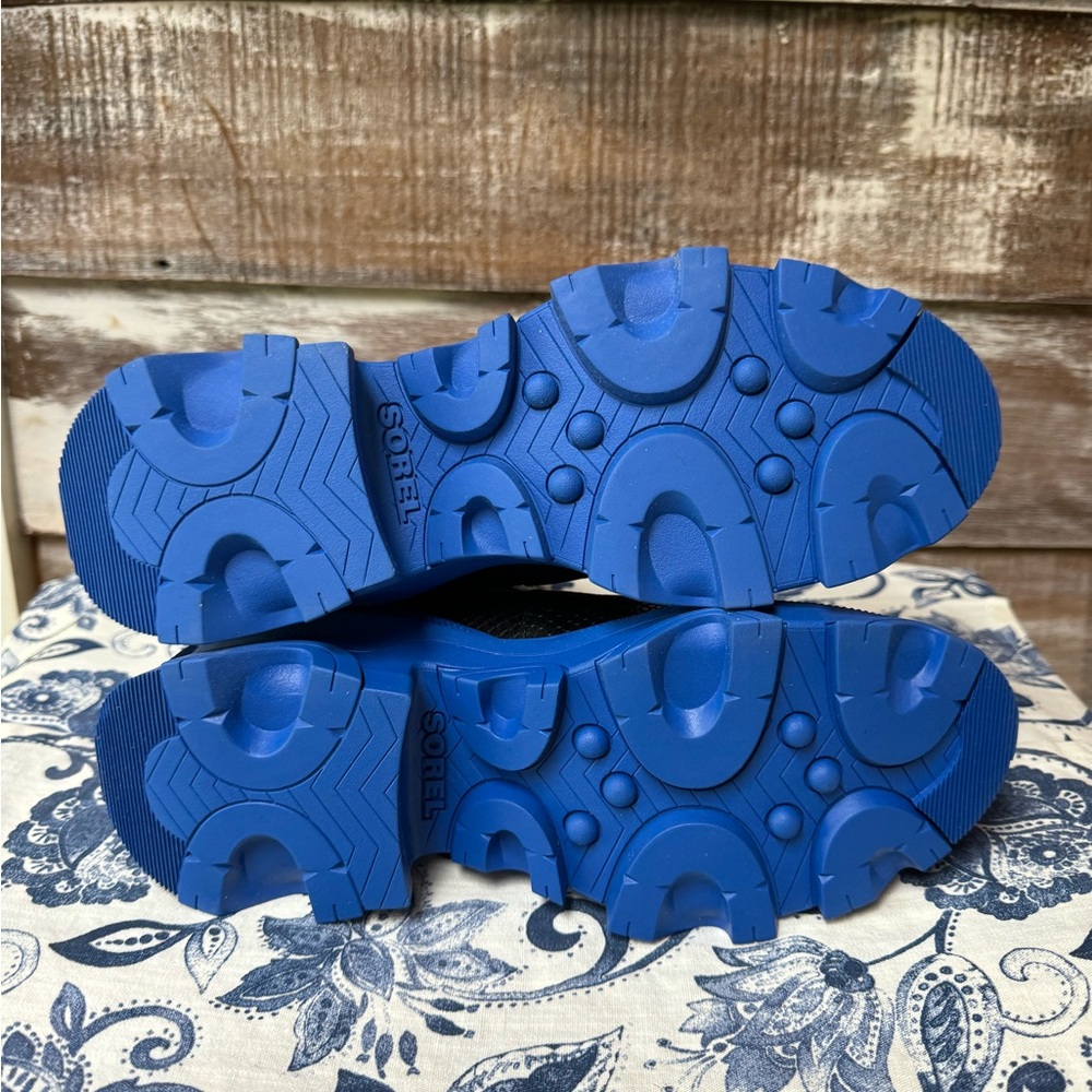 Sorel Black & Blue Chunky Chelsea Boots - Picture 7 of 10